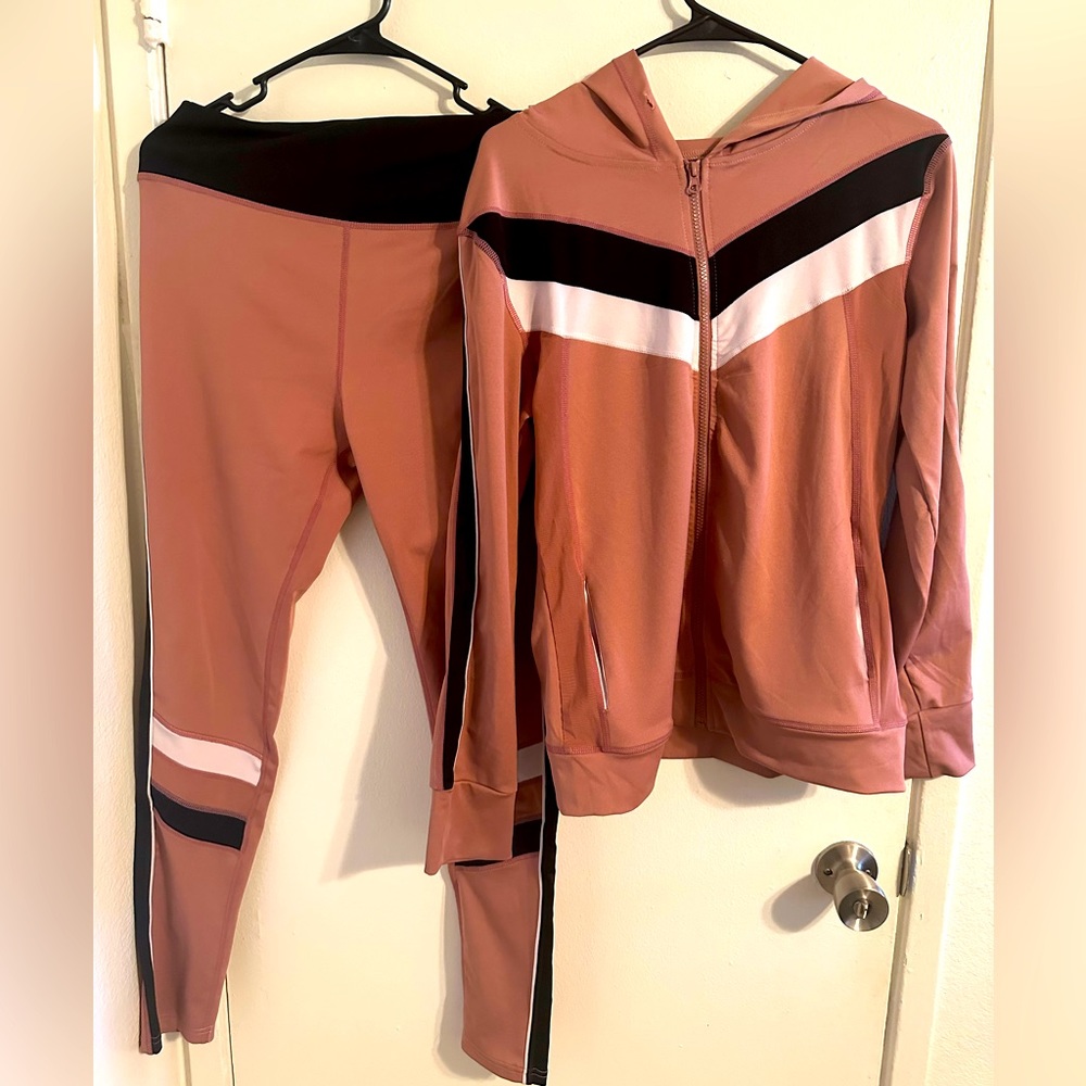 New Fashion Active Wear ( 3 Piece) Large/ XLarge